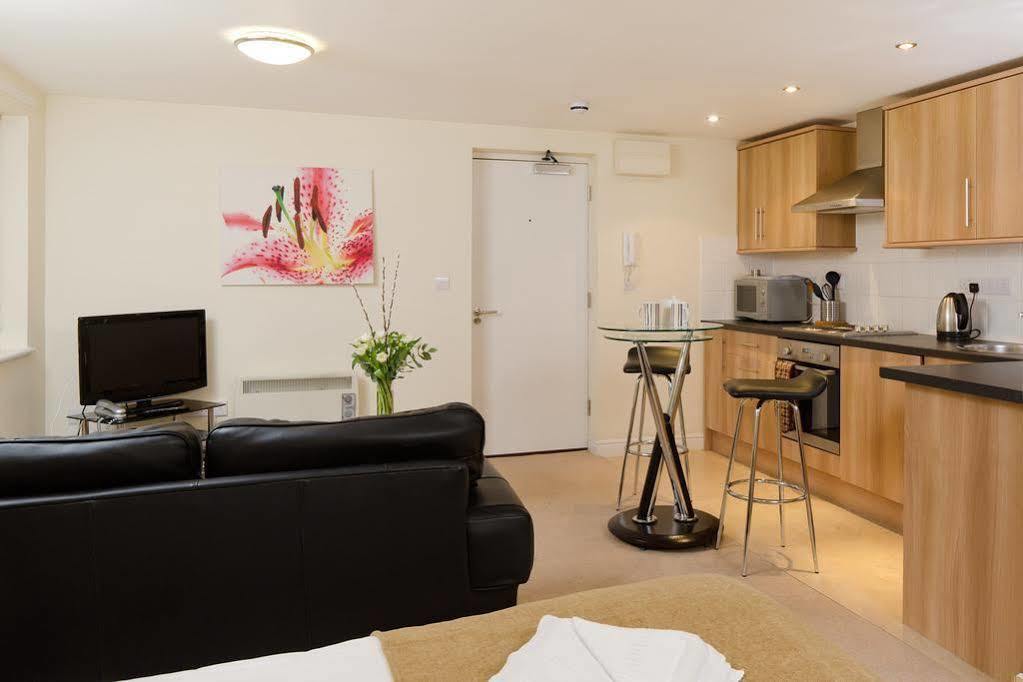 Your Stay Bristol Cotham Lawn Экстерьер фото